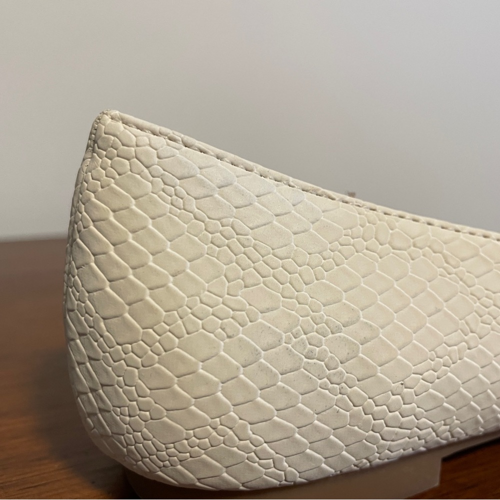 NWOT Textured Flats - Picture 6 of 7